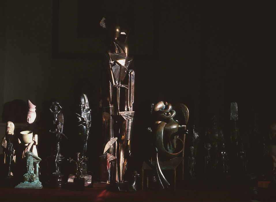the grand metaphyisician on Freud's writing desk
